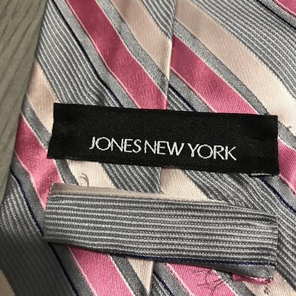 Jones New York Wide Tie Vintage Imported Silk Pink/Grey Stripes Exc Condition - Picture 2 of 5